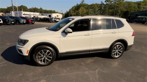 Used 2018 Volkswagen Tiguan SE w/ Panoramic Sunroof Package image 5