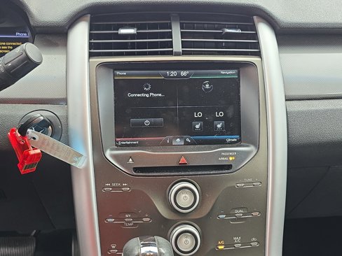 Used 2013 Ford Edge SEL image 19