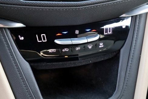 Used 2018 Cadillac XT5 Luxury image 33