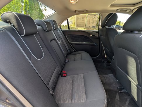 Used 2010 Ford Fusion SE image 24