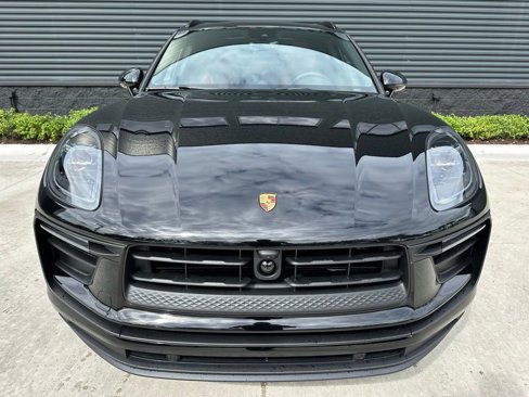 Used 2025 Porsche Macan image 7