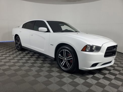 Used 2014 Dodge Charger R/T image 2
