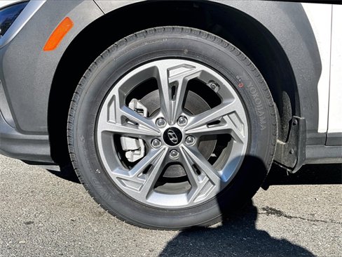 Used 2023 Hyundai Kona SEL w/ Cargo Package image 9