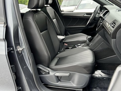 Used 2022 Volkswagen Tiguan SE R-Line image 26