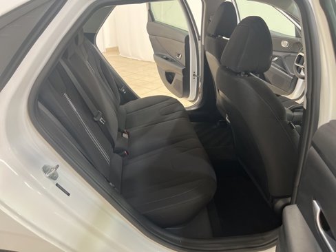 Used 2023 Hyundai Elantra SEL image 13