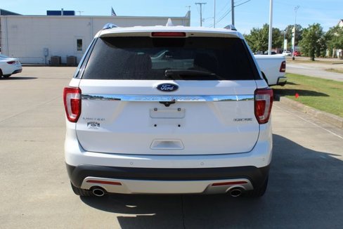Used 2016 Ford Explorer Limited w/ Equipment Group 301A image 4