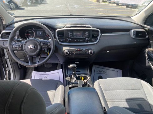Used 2016 Kia Sorento LX image 8