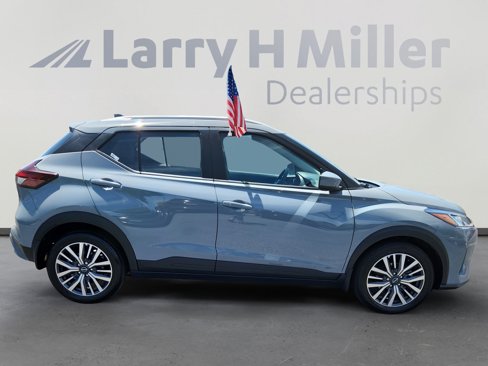 Used 2022 Nissan Kicks SV image 6