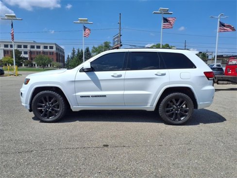 Used 2018 Jeep Grand Cherokee Altitude image 5