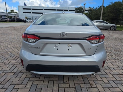 Used 2021 Toyota Corolla LE image 10