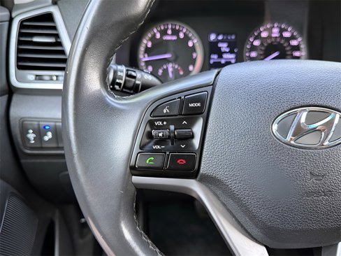 Used 2017 Hyundai Tucson Sport image 11