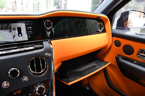 New 2025 Rolls-Royce Cullinan image 20