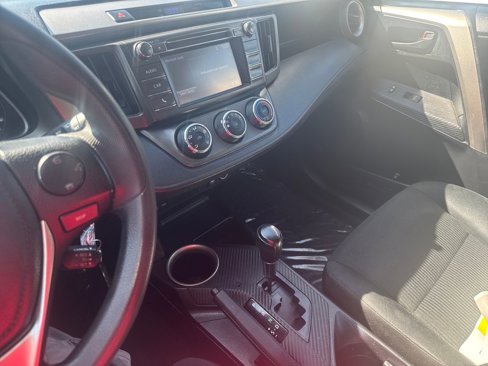 Used 2015 Toyota RAV4 LE image 21