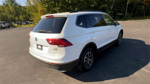 Used 2018 Volkswagen Tiguan SE w/ Panoramic Sunroof Package image 8
