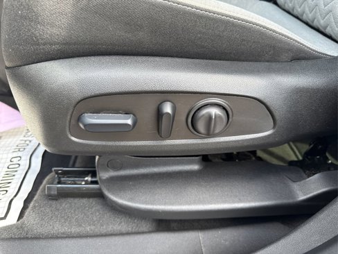Used 2024 Chevrolet Equinox LS w/ LS Convenience Package image 37