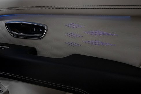 Used 2023 Bentley Bentayga Extended Wheelbase image 50