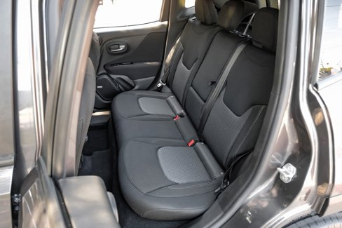 Used 2021 Jeep Renegade Latitude w/ Sun & Sound Group image 50