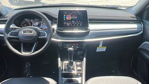 New 2025 Jeep Compass Latitude image 19