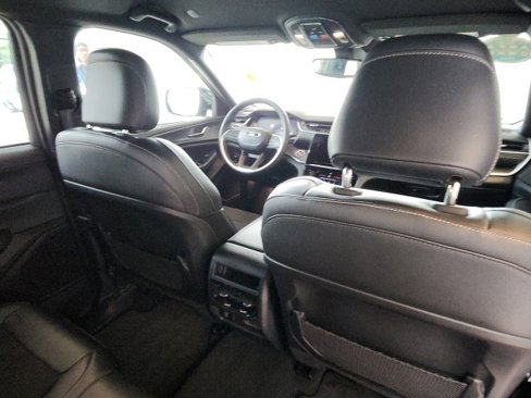 Certified 2024 Jeep Grand Cherokee Altitude image 17