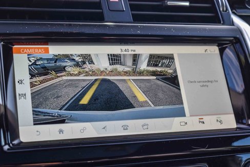 Used 2019 Land Rover Discovery HSE image 25