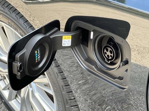 Certified 2024 BMW 330e xDrive image 16