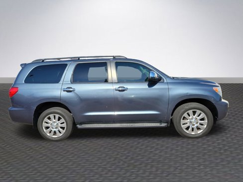 Used 2010 Toyota Sequoia Platinum image 4