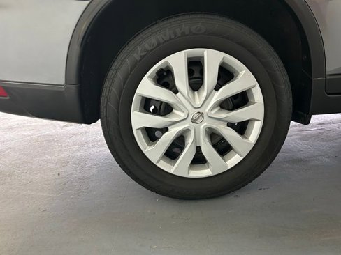 Used 2019 Nissan Rogue S image 10