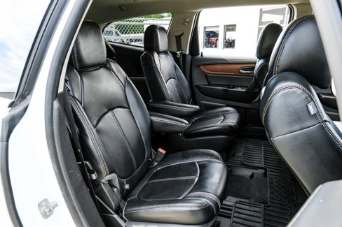 Used 2017 Chevrolet Traverse LT image 33