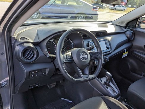 Used 2024 Nissan Kicks S image 12