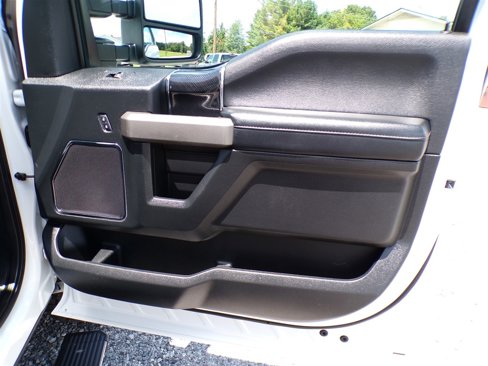 Used 2021 Ford F250 Platinum w/ FX4 Off-Road Package image 29