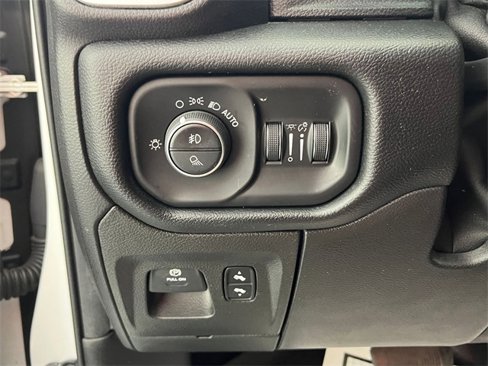 Used 2019 RAM 1500 Big Horn image 15