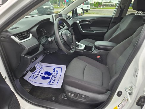 Used 2024 Toyota RAV4 XLE image 7