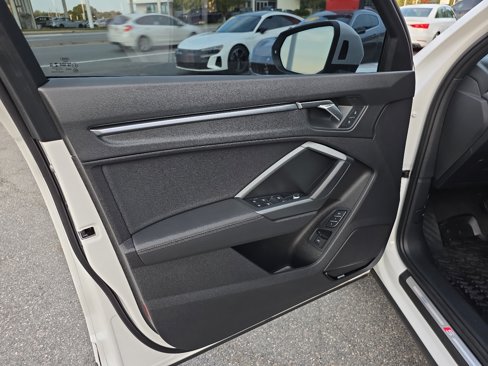 Used 2022 Audi Q3 2.0T Premium Plus w/ Premium Plus Package image 37