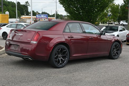 Used 2019 Chrysler 300 Touring w/ Sport Appearance Package image 15