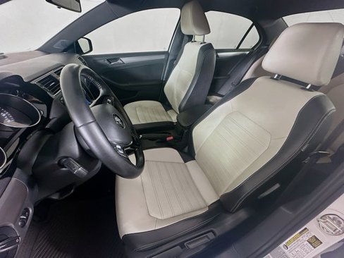 Used 2016 Volkswagen Jetta Sport image 21