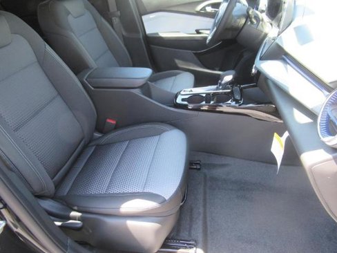 New 2025 Chevrolet Trax LT w/ Driver Confidence Package image 10