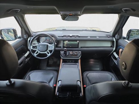Used 2021 Land Rover Defender 90 X-Dynamic S image 9
