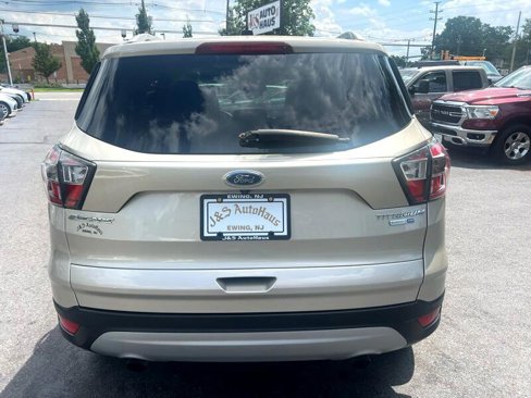 Used 2017 Ford Escape Titanium image 5