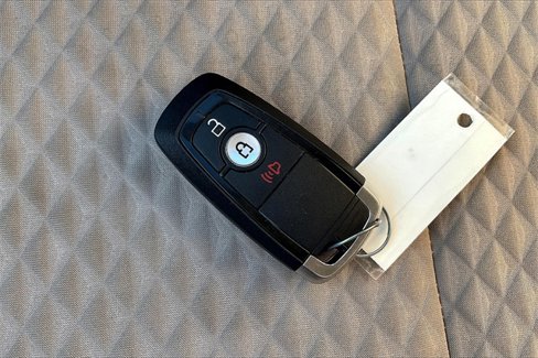 Used 2021 Ford Escape SE image 11