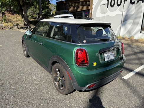 Used 2022 MINI Cooper SE image 3
