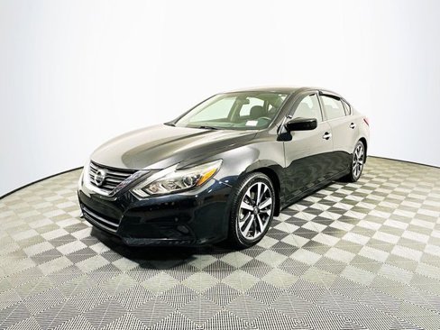 Used 2017 Nissan Altima 2.5 SR image 4