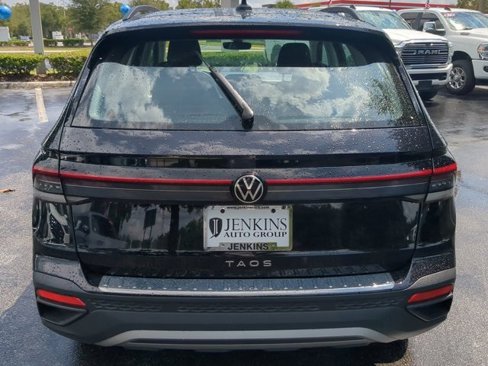 Used 2025 Volkswagen Taos S image 5