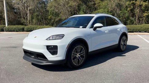 New 2025 Porsche Macan Electric image 4