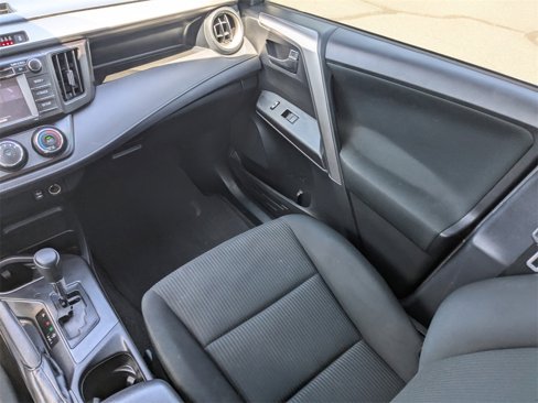 Used 2017 Toyota RAV4 LE image 16
