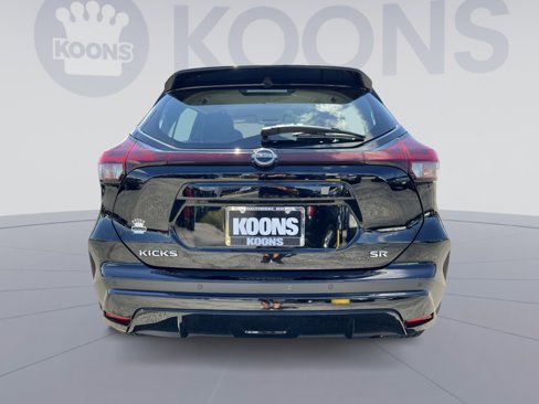 Used 2023 Nissan Kicks SR image 5