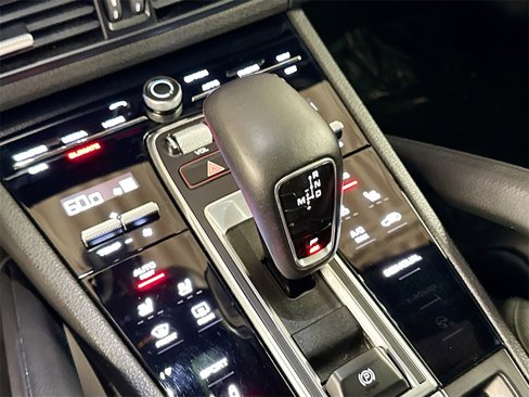 Used 2019 Porsche Cayenne S image 17
