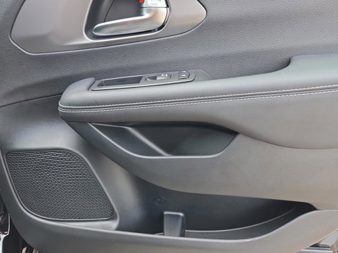 New 2026 Chrysler Voyager LX image 43