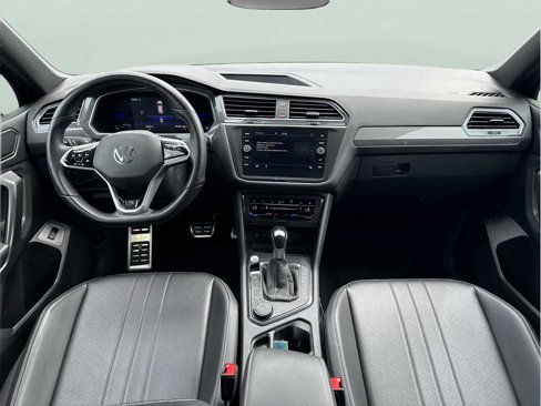 Certified 2022 Volkswagen Tiguan SE R-Line image 11
