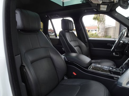 Used 2020 Land Rover Range Rover HSE image 22