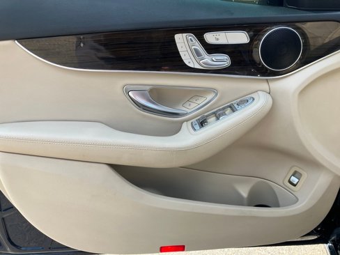 Used 2018 Mercedes-Benz C 300 Sedan image 27